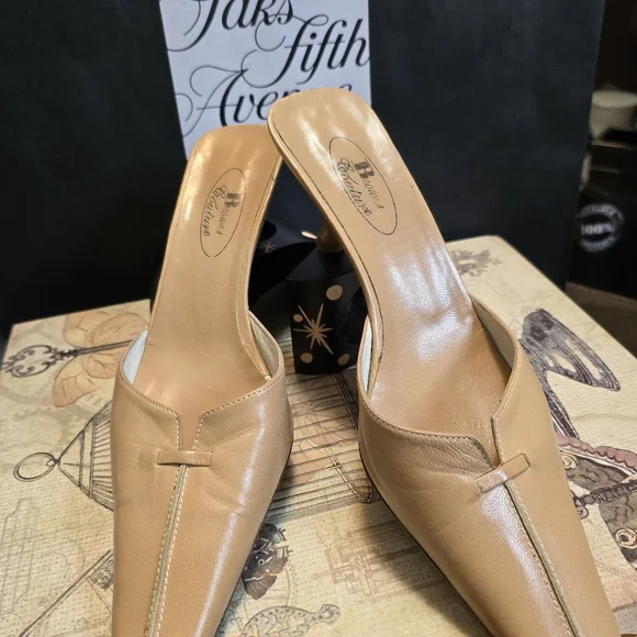 Mules - Picture 10 of 12